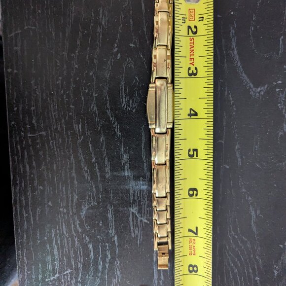 Royalton Quartz Women's Slide-out Watch - Picture 8 of 9